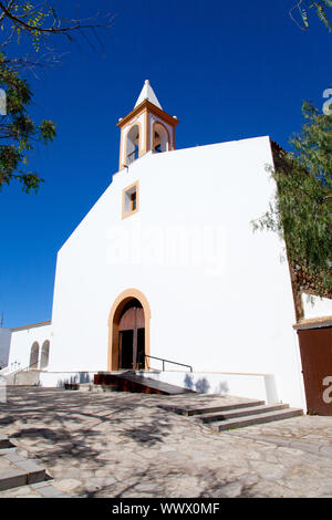 Ibiza église blanche à Sant Joan de Labritja à Iles Baléares Banque D'Images