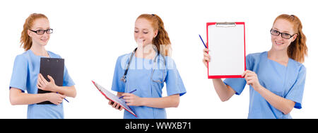 Jolie médecin en uniforme bleu avec des documents isolated on white Banque D'Images