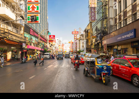 Le district est le célèbre Samphanthawong, populaire et animé de Chinatown Bangkok Banque D'Images