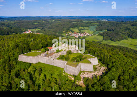 Par l'antenne de la forteresse de drone Rothenberg, Franconia, Bavaria, Germany, Europe Banque D'Images