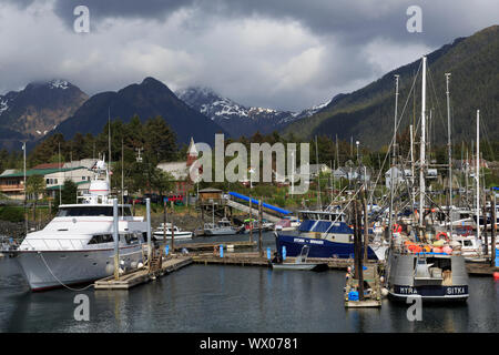 Petit bateau de plaisance, Sitka, Alaska, États-Unis d'Amérique, Amérique du Nord Banque D'Images