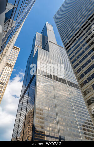 Vue de la Willis Tower à partir de la rue en dessous, Chicago, Illinois, États-Unis d'Amérique, Amérique du Nord Banque D'Images