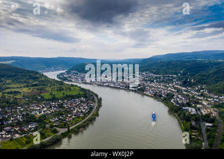 Vue depuis le Gedeonseck vers le bas pour le Rhin à Boppard, Site du patrimoine mondial de l'UNESCO, la vallée du Rhin moyen, Rhénanie-Palatinat, Allemagne, Europe Banque D'Images