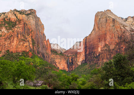 Cour des Patriarches, Zion National Park, Utah, États-Unis d'Amérique, Amérique du Nord Banque D'Images