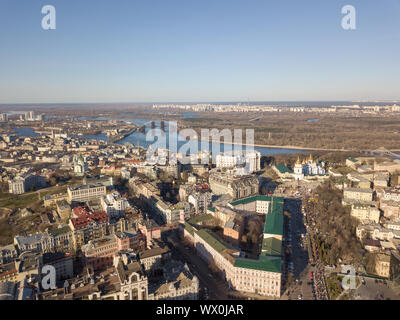 Paysage avec vue à Kiev Vozdvizhenka District, le Musée de l'histoire de Kiev, l'Église d'Alexandre et dans la distance O Banque D'Images