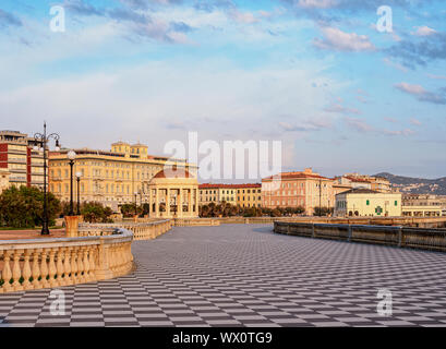 Terrazza Mascagni au coucher du soleil, Livourne, Toscane, Italie, Europe Banque D'Images