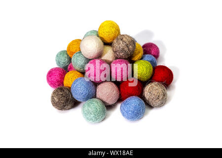 Petit tas de boules de feutre coloré Banque D'Images