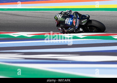 MAVERICK VIÑALES, coureur espagnol numéro 12 pour l'équipe MONSTER YAMAHA EN MOTOGP samedi lors des essais libres et qualifications du GP de San Marin Banque D'Images