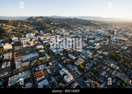 Los Angeles, Californie, USA - 20 Février 2018 : aerial view of Hollywood de matin les rues, les maisons, les écoles et des capacités dans le sud de l'tentaculaire Cali Banque D'Images