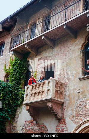Casa di Giulietta (la maison de Juliette) et le célèbre balcon, en fait un 20e siècle plus, via Cappello 23, Verona, Italie Banque D'Images