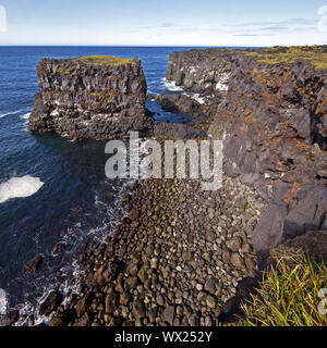 Côte rocheuse volcanique, Hvalrauf, Vesturland Snæfellsnes, Islande, Europe Banque D'Images