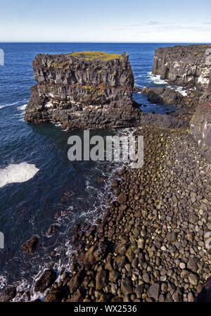 Côte rocheuse volcanique, Hvalrauf, Vesturland Snæfellsnes, Islande, Europe Banque D'Images