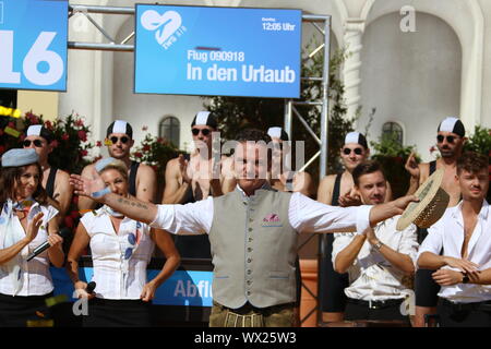 Stefan Mross chanteur allemand à Schlager Music Show immer wieder Sonntags, 2015 Banque D'Images