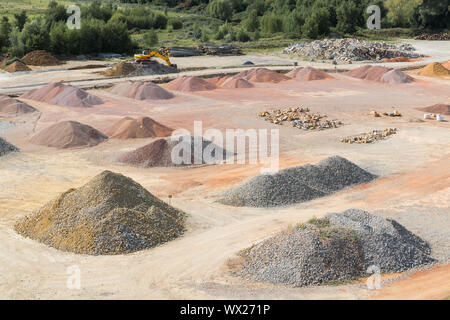 Aire de stockage des sables, cailloux et granulats près du Havre, France Banque D'Images