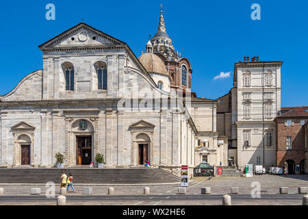 L'extérieur de la Cathédrale de Turin une cathédrale catholique romaine dédiée à Saint Jean le Baptiste, Turin, Italie Banque D'Images