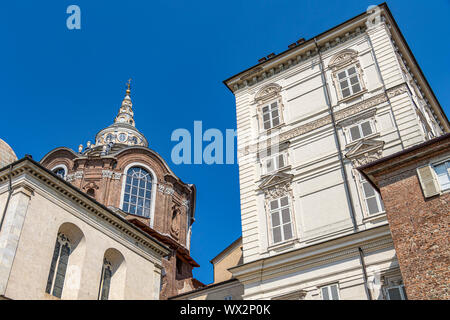 La coupole de la Cathédrale de Turin une cathédrale catholique romaine dédiée à Saint Jean le Baptiste, Turin, Italie Banque D'Images