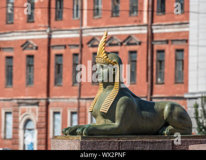 Sphinx égyptien de pont sur la Rivière Fontanka, Saint Petersburg, Russie Banque D'Images