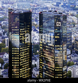 Bâtiments de la Deutsche Bank dans la soirée, Frankfurt am Main, Hesse, Germany, Europe Banque D'Images