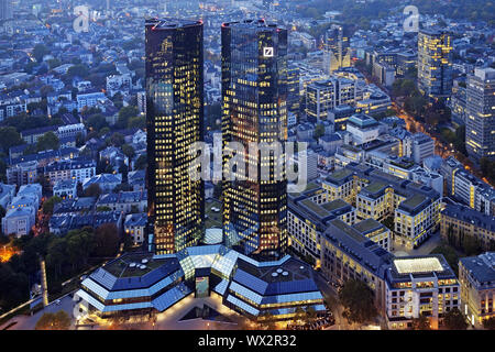 Bâtiments de la Deutsche Bank dans la soirée, Frankfurt am Main, Hesse, Germany, Europe Banque D'Images