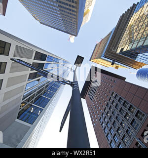 Frog's eye view de gratte-ciel dans le quartier des banques, Frankfurt am Main, Hesse, Germany, Europe Banque D'Images