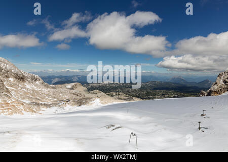 Panorama du glacier de Dachstein en montagnes autrichiennes Banque D'Images