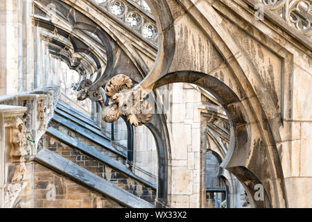 Architecture le Duomo de toit cathédrale gothique Banque D'Images