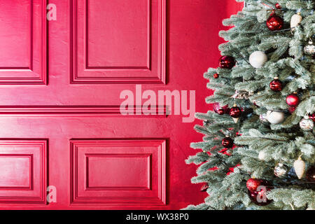 Noël, Nouvel An, vacances en famille concept. Chambre à coucher, cheminée, décoration, luxe, star, Banque D'Images