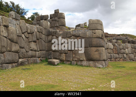 Mur Inca transparente dans la forteresse inca de Sacsayhuaman Cusco Pérou Banque D'Images