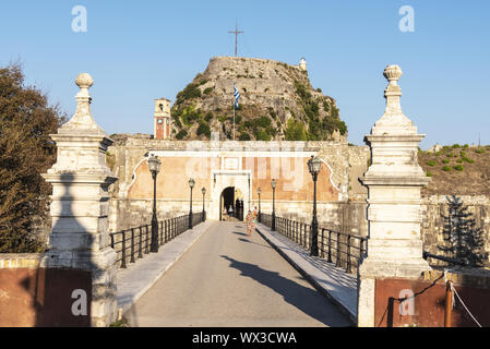 Entrée privée, pont, ancienne forteresse, Kerkyra, Corfou, Grèce, Europe Banque D'Images