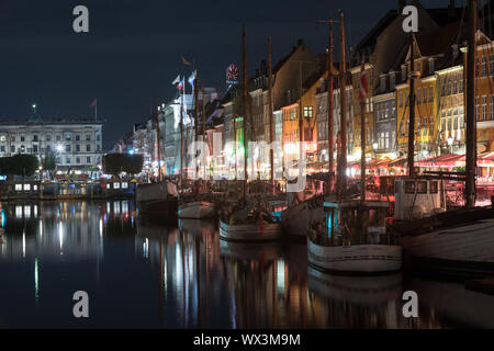 Nyhavn, Copenhague, Danemark, par nuit Banque D'Images