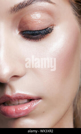 Macro shot gros plan de visage de femme et le maquillage des yeux Banque D'Images