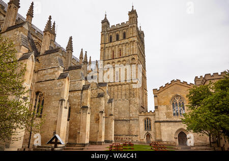 Le côté sud de la cathédrale d'Exeter. Exeter. Devon. L'Angleterre Banque D'Images