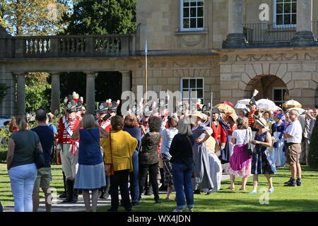 Grand Regency Promenade en costume de départ, Jane Austen, Festival, baignoire Holburne Museum, Somerset, Angleterre, Grande-Bretagne, Royaume-Uni Royaume-Uni, Europe Banque D'Images