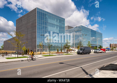 Montréal, CA - 16 septembre 2019 : le nouveau Complexe des sciences de l'Université de Montréal sur le campus de MIL. Banque D'Images