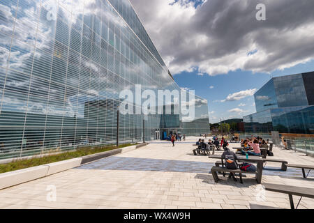 Montréal, CA - 16 septembre 2019 : le nouveau Complexe des sciences de l'Université de Montréal sur le campus de MIL. Banque D'Images