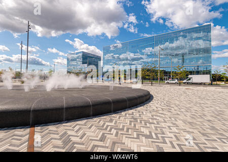 Montréal, CA - 16 septembre 2019 : le nouveau Complexe des sciences de l'Université de Montréal sur le campus de MIL. Banque D'Images