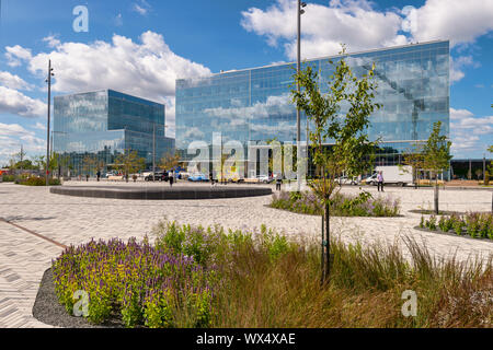 Montréal, CA - 16 septembre 2019 : le nouveau Complexe des sciences de l'Université de Montréal sur le campus de MIL. Banque D'Images