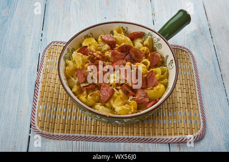 Macaroni au fromage Andouille Banque D'Images