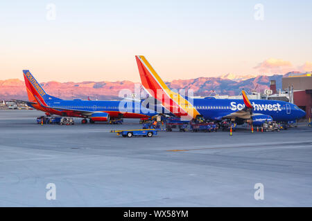 Las Vegas, Nevada - le 10 avril 2019 : les avions Boeing 737-700 de Southwest Airlines à l'aéroport de Las Vegas (LAS) aux États-Unis. Banque D'Images