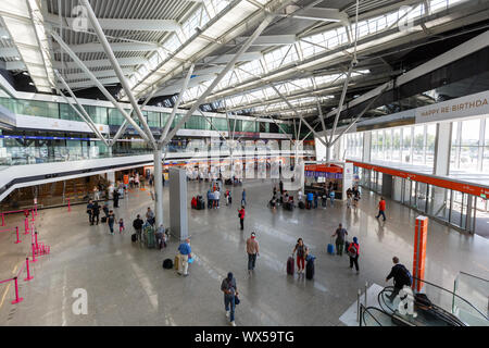 Varsovie, Pologne - 27 mai 2019 : Terminal de l'aéroport de Varsovie (WAW) en Pologne. Banque D'Images