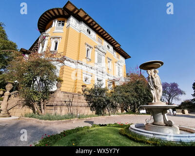 Cochabamba - Bolivie, 13 août 2019 : Le Palacio Portales a été construit entre 1915 et 1927, il a été conçu comme la résidence de l'exploitation minière d'étain tyco Banque D'Images