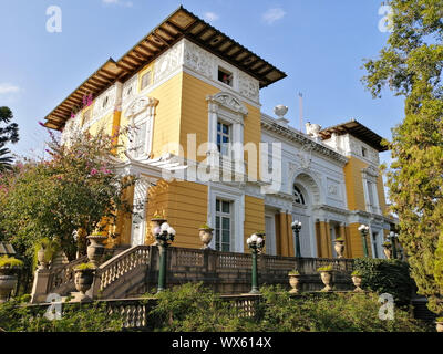 Cochabamba - Bolivie, 13 août 2019 : Le Palacio Portales a été construit entre 1915 et 1927, il a été conçu comme la résidence de l'exploitation minière d'étain tyco Banque D'Images