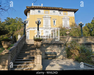 Cochabamba - Bolivie, 13 août 2019 : Le Palacio Portales a été construit entre 1915 et 1927, il a été conçu comme la résidence de l'exploitation minière d'étain tyco Banque D'Images
