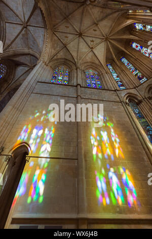 La lumière du soleil en Monastère de Batalha - Portugal Banque D'Images