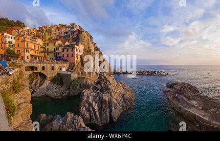 Manarola dans Cinque Terre - Italie Banque D'Images