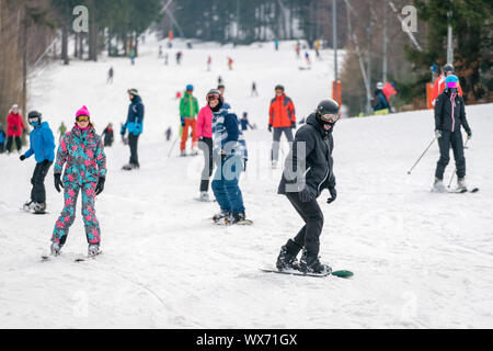 Ski de fond sur les pistes de Szrenica Banque D'Images
