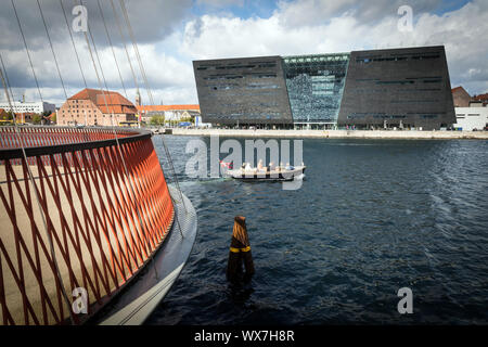 L'extension de la Bibliothèque royale du Danemark à Copenhague sur Slotsholmen, connu sous le nom de Black Diamond Banque D'Images