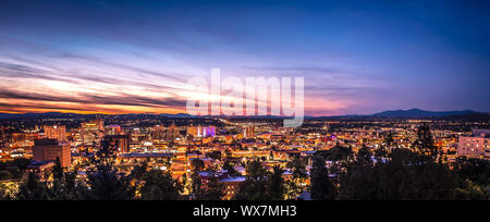 Vue panoramique sur le centre-ville de Spokane Washington City Skyline Banque D'Images