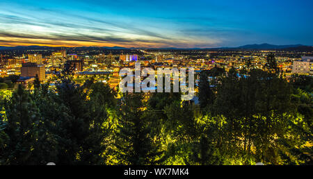 Vue panoramique sur le centre-ville de Spokane Washington City Skyline Banque D'Images