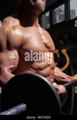 Un male bodybuilder Banque D'Images